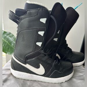 Nike Vapen Snowboard Boots 7.5